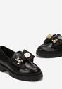 Czarne Mokasyny z Satynową Kokardą i Zawieszkami Menoria