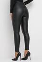 Czarne Spodnie Skinny Retro z Wysoką Talią Ozdobione Napami Kumia