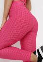 Fuksjowe Legginsy Push Up Ozdobione Tłoczonym Wzorem Nanoune