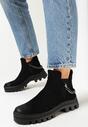 Czarne Botki z Perforacją i Łańcuszkiem Sorava
