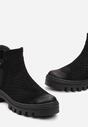 Czarne Botki z Perforacją i Łańcuszkiem Sorava