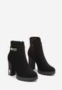Czarne Botki na Słupku z Ozdobnym Łańcuszkiem Leanemes