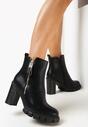Czarne Botki na Słupku z Zawieszką Bonnemes