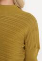 Jasnozielony Sweter z Wełną o Asymetrycznym Fasonie z Tłoczeniem Sarositte