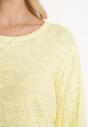 Żółty Sweter z Tłoczonym Wzorem w Ornamentalnym Stylu Mariot