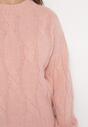 Różowy Sweter w Warkoczykowy Splot Biggesa