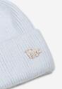 Niebieska Dzianinowa Czapka Beanie z Prążkowaniem i Ozdobną Broszką Dralinne