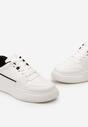 Biało-Czarne Sneakersy z Perforacją i Kontrastowymi Lamówkami Adanria