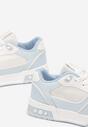 Biało-Niebieskie Sneakersy przed Kostkę z Paskiem na Rzep i Ozdobnymi Przeszyciami Elicela
