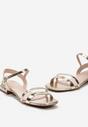 Złote Sandały na Płaskim Obcasie Ozdobionym Kryształkami Lilafia