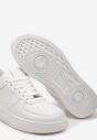 Białe Sneakersy Sznurowane o Klasycznym Fasonie Kauma