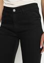 Czarne  Dopasowane Spodnie z Regularnym Stanem i Kieszeniami Quintelle