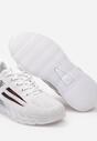 Białe Płaskie Sznurowane Buty Sportowe z Wzorzystą Podeszwą Denamarie