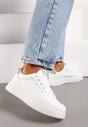 Biało-Szare Klasyczne Sneakersy na Grubszej Podeszwie Ozdobione Perforacją Hinesta
