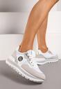 Biało-Beżowe Sneakersy z Imitacji Skóry ze Sznurowaniami i Aplikacją Obinaria