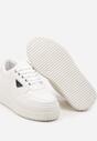 Białe Sneakersy na Platformie z Niewielką Naszywką Naules