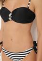 Czarno-Białe Bikini 2-Częściowe Stanik z Ozdobnymi Guzikami Majtki z Wiązaniem po Bokach Vikkama