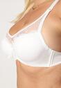 Sutien Bej