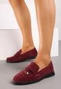 Bordowo-Czerwone Mokasyny Ozdobione Zawieszkami Kłódka i Kółko Mitherra