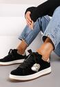 Czarne Sneakersy z Naszywką z Serduszkami Musitala