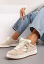 Beżowe Sneakersy z Naszywką z Serduszkami Musitala