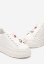 Białe Sneakersy na Grubej Podeszwie Ozdobione Metalicznymi Aplikacjami Nevelina