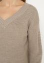 Beżowy Sweter z Trójkątnym Dekoltem Selucce