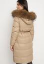 Beżowa Długa Pikowana Kurtka z Kapturem Odpinanym Futerkiem i Paskiem w Talii Serenira