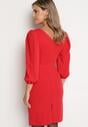 Czerwona Dopasowana Sukienka z Dekoltem w Serek Zinnaira
