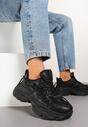 Czarne Sneakersy na Grubej Podeszwie z Tłoczeniami z Ozdobnym Ściągaczem Delariela