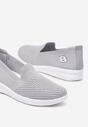 Szare Tenisówki z Elastyczną Cholewką i Ozdobną Naszywką Fenoreia