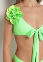 Jasnozielone Bikini Biustonosz z Odpinanym Kwiatem 3D Majtki Typu Figi i Siateczkowe Pareo Folane
