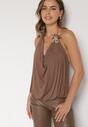 Brązowy Elegancki Top Halter Ozdobiony Łańcuszkiem i Kwiatową Broszką Idisara