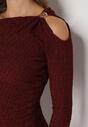Bordowa Dopasowana Sukienka z Metaliczną Ozdobą na Ramieniu Reilara