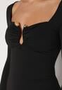Czarna Koktajlowa Sukienka z Wiskozą i Metaliczną Ozdobą Refare