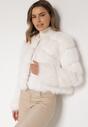 Biała Krótka Kurtka z Futerkiem na Haftki Loreinda