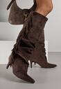 Brązowe Marszczone Kozaki z Imitacji Zamszu na Niskiej Szpilce z Frędzlami Linonra