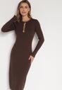 Brązowa Dopasowana Sukienka z Prążkowanej Dzianiny z Wiskozą z Aplikacjami Tusmana