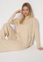 Beżowy Sweterkowy Komplet Sweter z Półgolfem i Szerokie Spodnie Alatusa