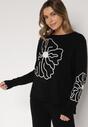 Czarny Sweter Ozdobiony Haftowanymi Kwiatami Halatusea