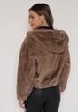 Jasnobrązowa Futrzana Kurtka Bomberka z Kapturem i Ozdobną Imitacją Kieszeni Awedalia