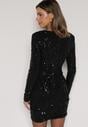 Czarna Dopasowana Sukienka o Eleganckim Kroju z Dekoltem w Serek i Cekinami Iwedama