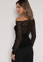 Czarna Koronkowa Bluzka z Długim Rękawem i Asymetrycznym Dekoltem Liwedara