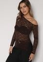 Brązowa Koronkowa Bluzka z Długim Rękawem i Asymetrycznym Dekoltem Liwedara