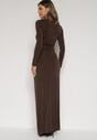 Brązowa Taliowana Sukienka o Eleganckim Kroju z Marszczeniem i Aplikacją Sewedina
