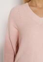 Jasnoróżowy Sweter z Domieszką Kaszmiru z Dekoltem w Serek Feralaine