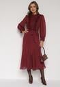 Bordowa Elegancka Sukienka z Bufiastymi Rękawami i Koronkowymi Falbankami Sewlina