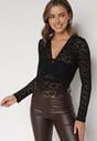 Czarna Koronkowa Bluzka z Długim Rękawem i Dekoltem w Serek Senafera