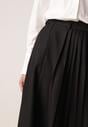 Czarna Wiskozowa Spódnica o Rozkloszowanym Kroju z Paskiem z Klamrą Lawedisa