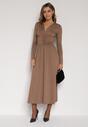 Brązowa Marszczona Sukienka Taliowana z Wiskozą z Dekoltem V i Długim Rękawem Emirie